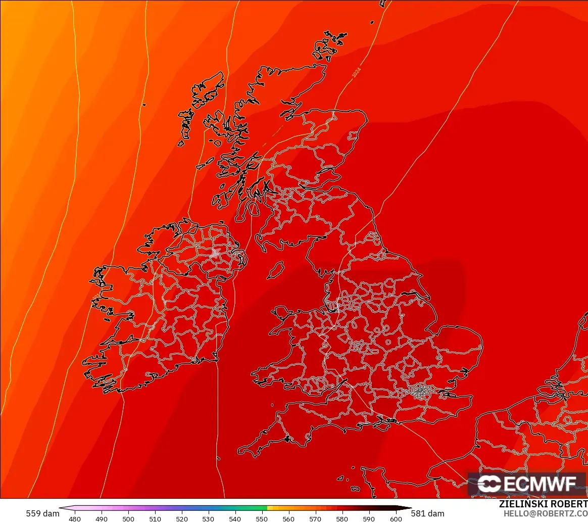 ECMWF IFS 0.25° model - Birleşik Krallık, 500 hPa’da jeopotansiyel yükseklik